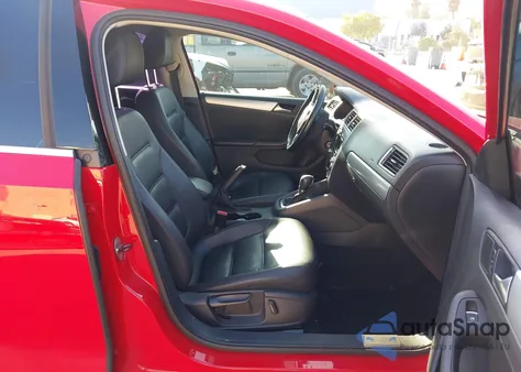 2014 Volkswagen Jetta 1.8T Se from USA, damaged, VIN 3VWD17AJ8EM241319